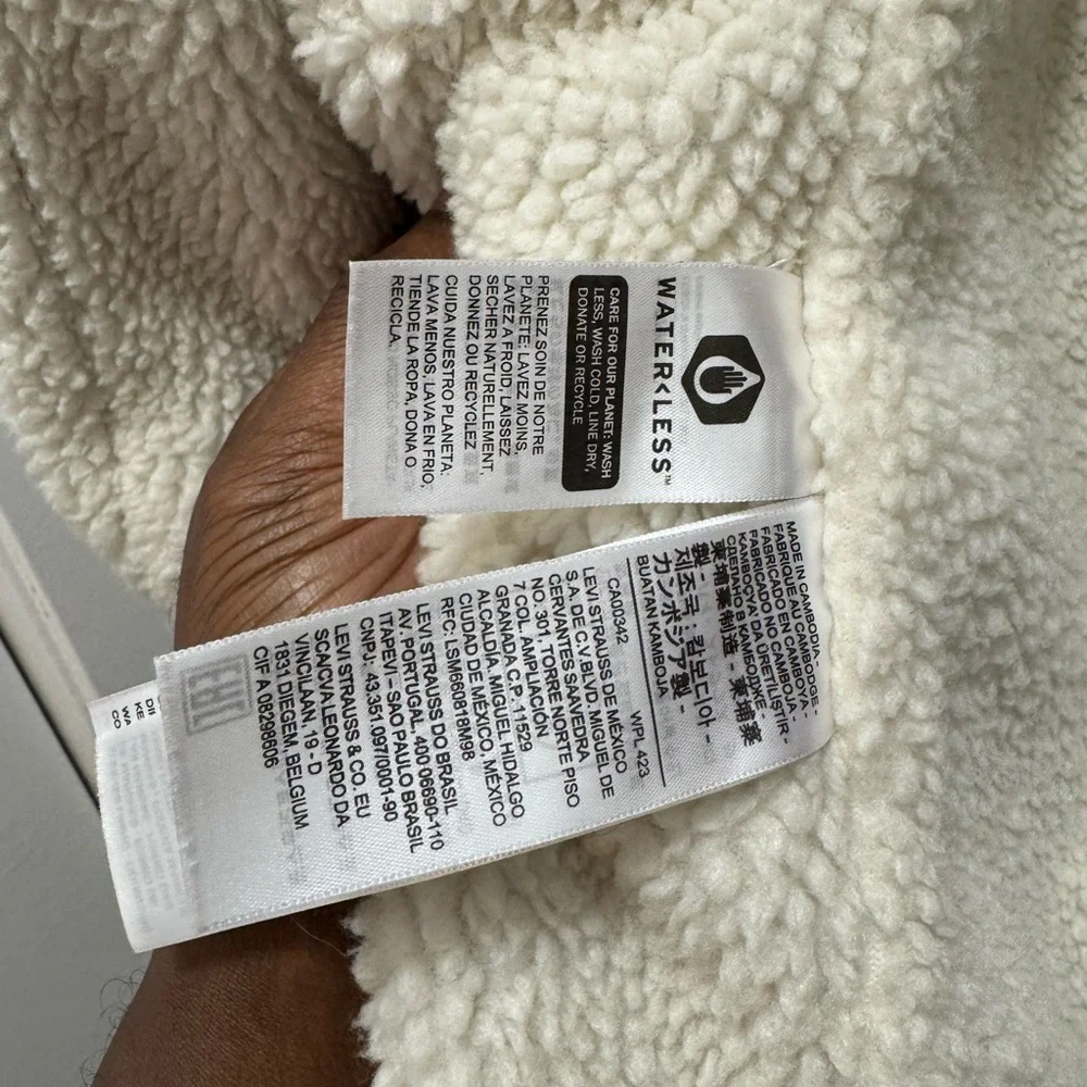 Levi's Sherpa Trucker Jacket - Picture 9 of 11